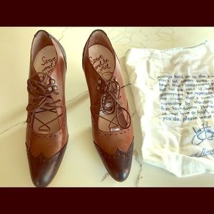 Women’s heels worn once